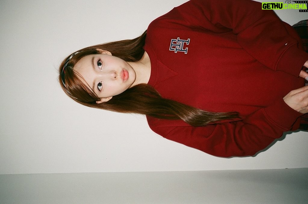 Im Na-yeon Instagram - 🥀🥀 #광고 #tommyhilfiger