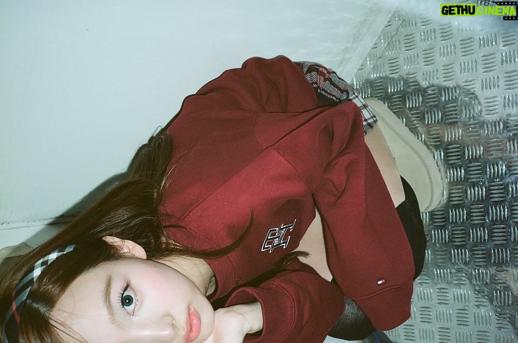 Im Na-yeon Instagram - 🥀🥀 #광고 #tommyhilfiger