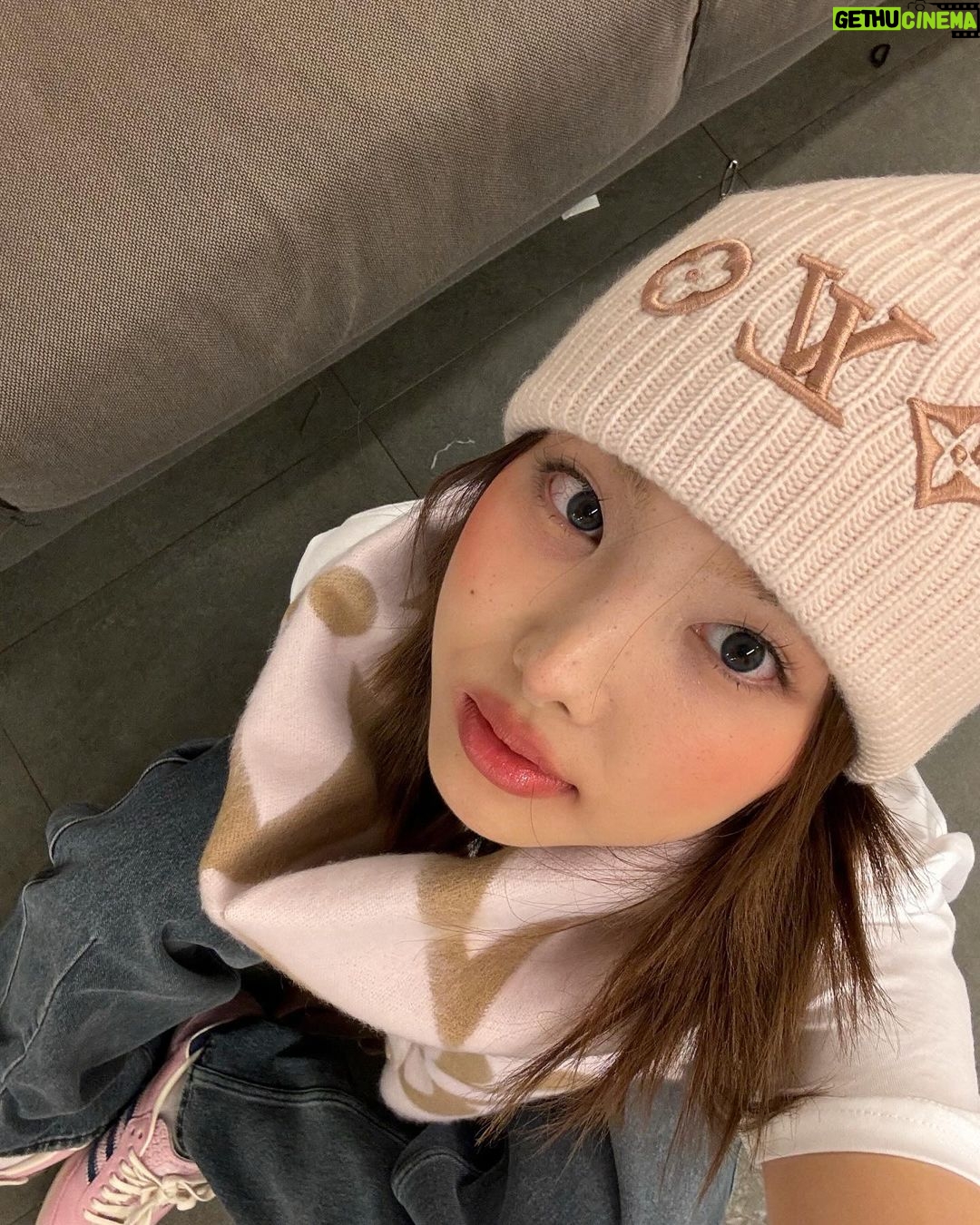 Im Na-yeon Instagram - #ę´ęł đâď¸đ @louisvuitton