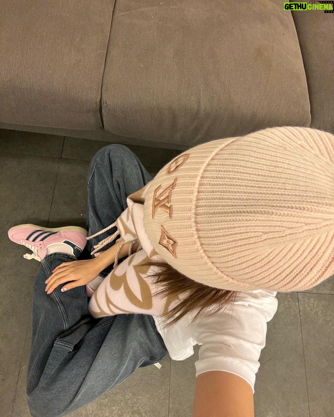 Im Na-yeon Instagram - #ę´ęł đâď¸đ @louisvuitton