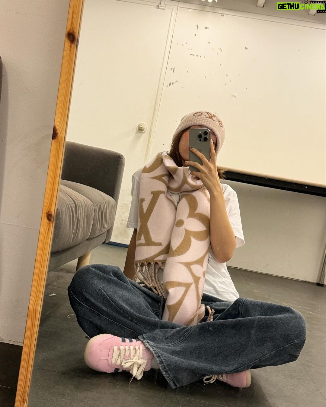 Im Na-yeon Instagram - #ę´ęł đâď¸đ @louisvuitton