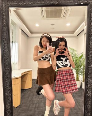 Im Na-yeon Instagram - 🪞🪞+🍓