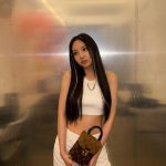 Im Na-yeon Instagram - #광고 카메라백🤎 @louisvuitton