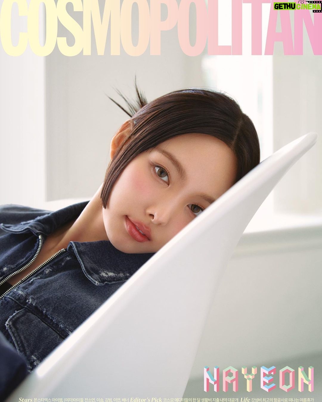 Im Na-yeon Instagram - @cosmopolitankorea @givenchybeauty 🧚
