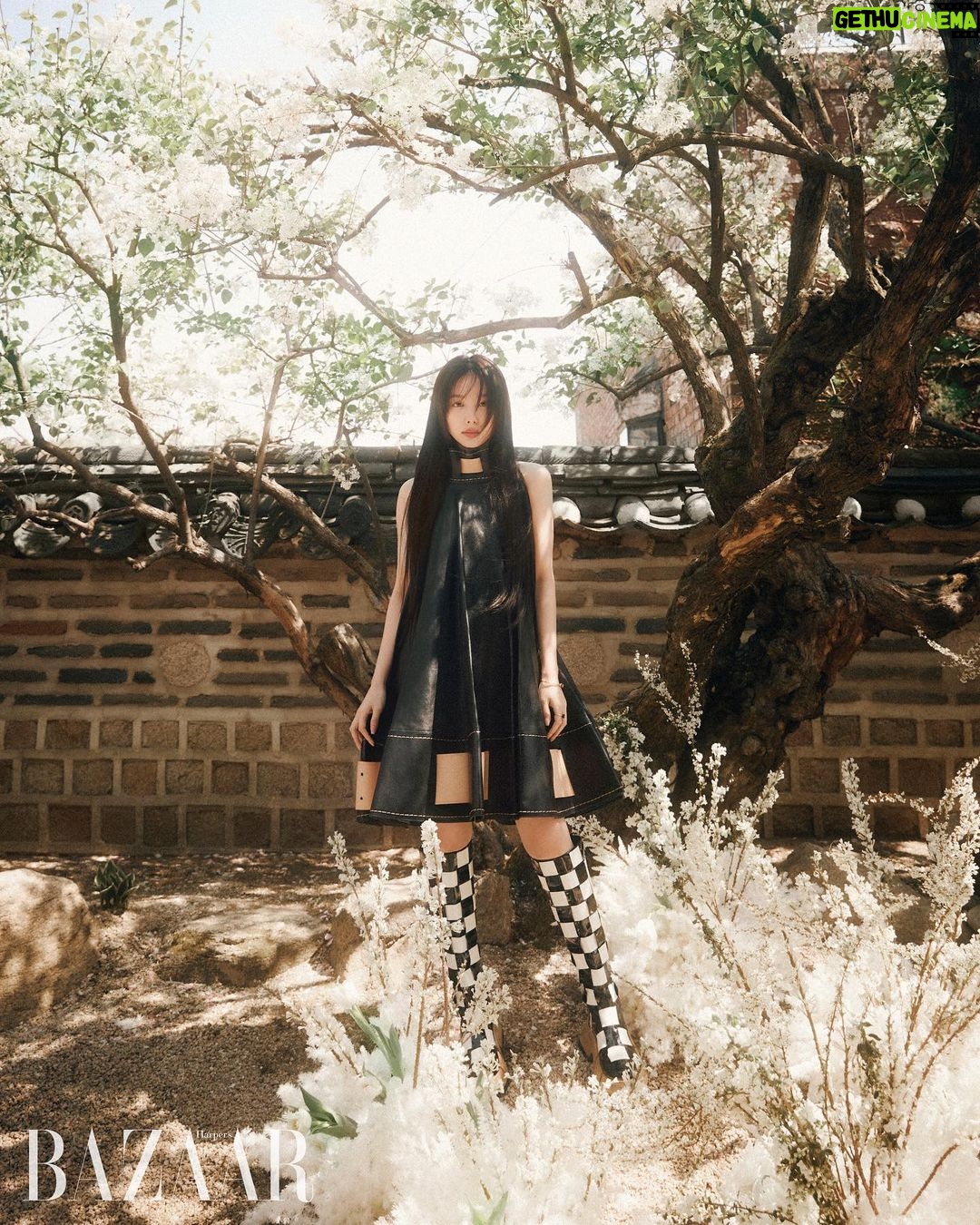 Im Na-yeon Instagram - @louisvuitton @harpersbazaarkorea