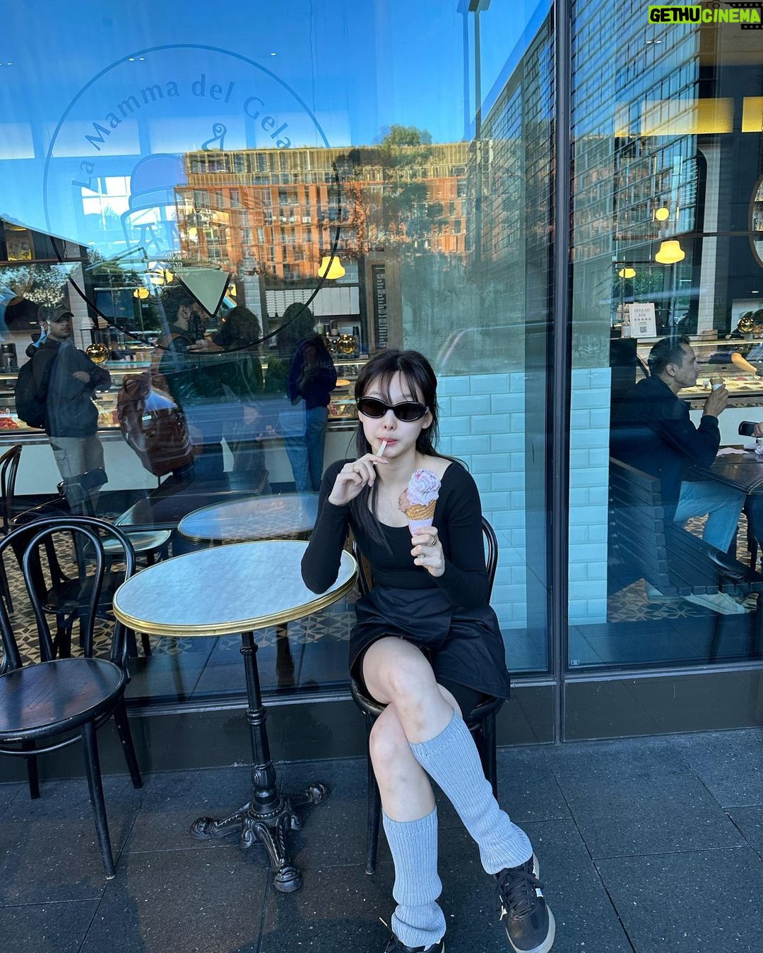 Im Na-yeon Instagram - My messy hair and perfect hazelnut gelato 🍦