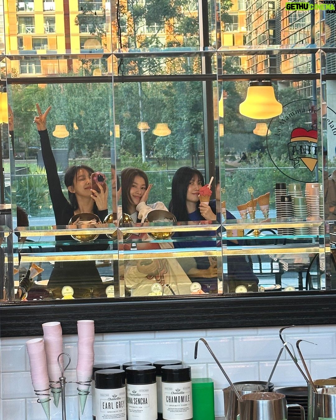 Im Na-yeon Instagram - My messy hair and perfect hazelnut gelato 🍦