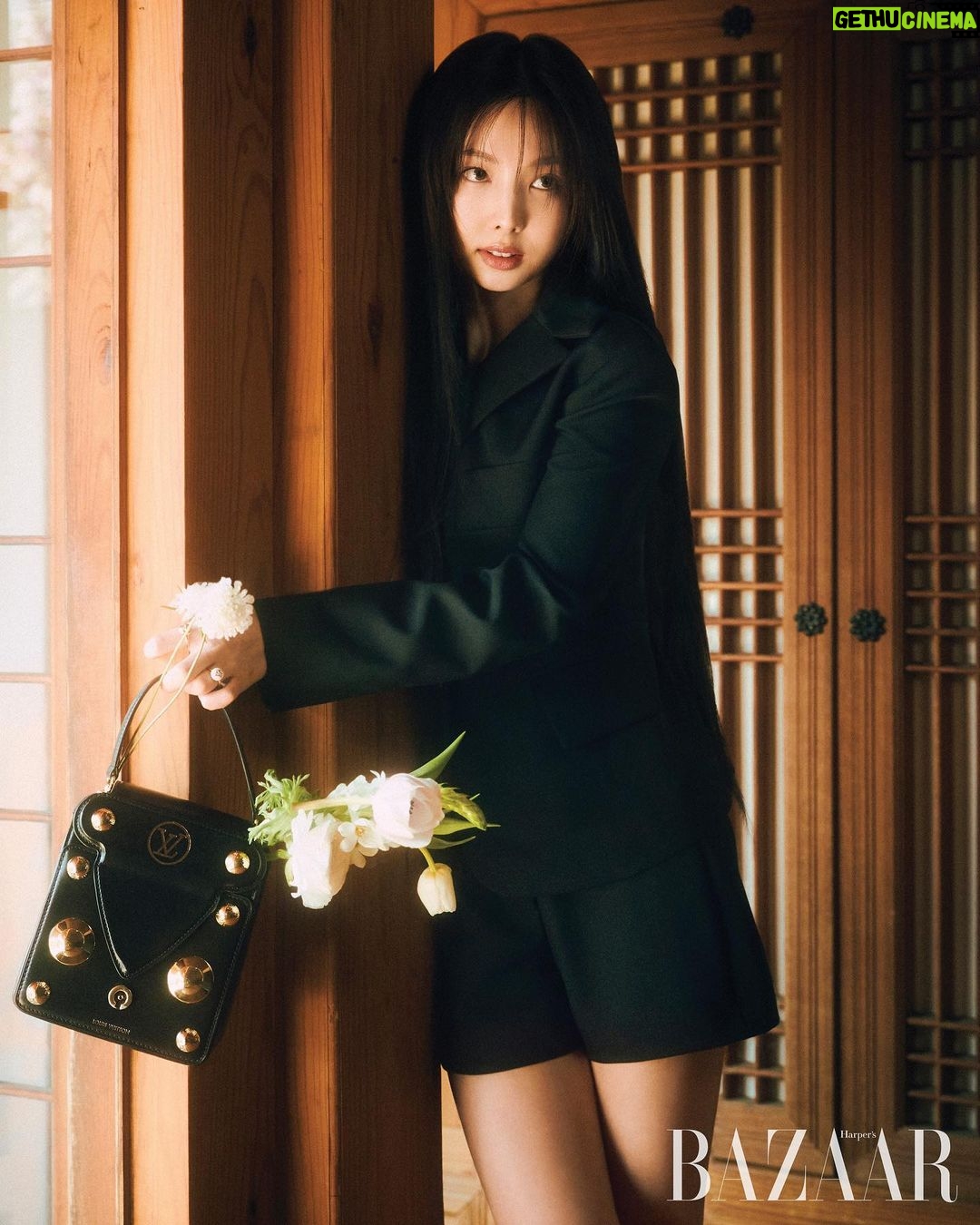 Im Na-yeon Instagram - @louisvuitton @harpersbazaarkorea