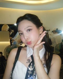 Im Na-yeon Instagram - @momo