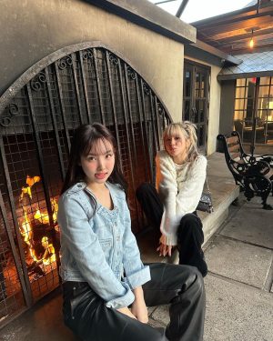 Im Na-yeon Instagram - d juk bak juk LA moment 🍑