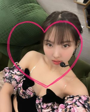 Im Na-yeon Instagram - d juk bak juk LA moment 🍑