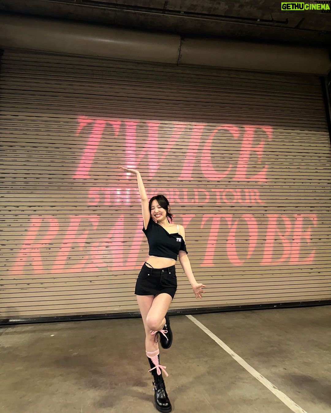 Im Na-yeon Instagram - 🎀Day 1 in Oakland🎀