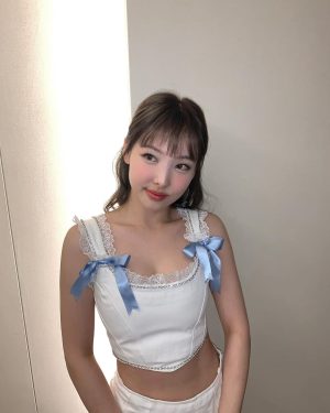 Im Na-yeon Instagram - 今日日本で初めてのファンミーティングみなさんと楽しい時間を過ごすことが出来てすごく幸せでした！🧚‍♀️
これからのファンミーティングも楽しみです！
明日会いましょう🐰🎀💘