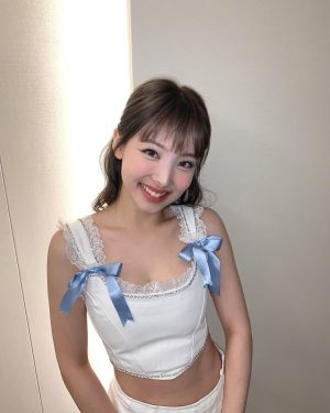 Im Na-yeon Instagram - 今日日本で初めてのファンミーティングみなさんと楽しい時間を過ごすことが出来てすごく幸せでした！🧚‍♀️
これからのファンミーティングも楽しみです！
明日会いましょう🐰🎀💘