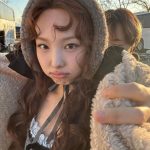 Im Na-yeon Instagram - 🪽코가 빨개져도 행복했던 아가츄 ,,🩵🐬🐚🪼🌊🛳️🐳🪽
