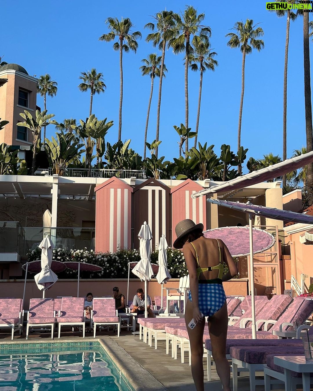 Im Soo-hyang Instagram - 지상낙원🏝️ Beverly Hills Hotel