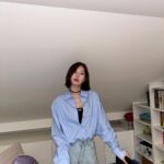 Im Soo-hyang Instagram - 출근😎 어김없는 최애 하늘색셔츠