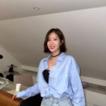 Im Soo-hyang Instagram - 출근😎 어김없는 최애 하늘색셔츠