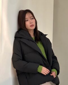 Im Soo-hyang Instagram - 너무 노는 것만 올려서 말이지 🙃 잘 쉬고 열심히 일하기