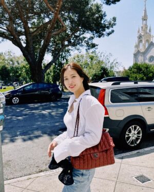 Im Soo-hyang Instagram - 사실 나는 걱정봇이라 걱정걱정걱정 하면서 살았는데 근심걱정은 좀 뒤로하고 다른 환경에서 새로운 사람들도 만나고 오랜만에 만난 사람들 사랑하는 사람들과 잘 먹고 잘 쉬고 건강하게 지내고 있어 🙂 아 맞다 세돌이도 
그러니까 다들 행복해야해💛