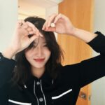 Im Soo-hyang Instagram - 나 아까 MZ 사진 올렸다가 팔로워 떨어졌잖아^______^ 돌아와 얘두라…🫠