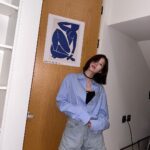 Im Soo-hyang Instagram - 출근😎 어김없는 최애 하늘색셔츠