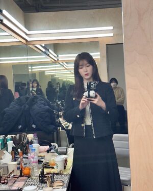 Im Soo-hyang Instagram - 다시 계절이 말고 수향이 🐰

@besti_belli