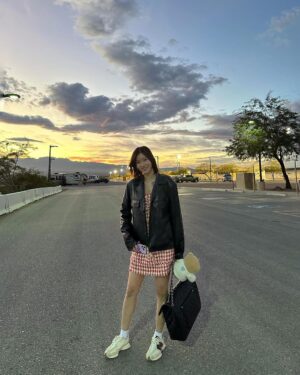 Im Soo-hyang Instagram - 샷건 
아이리스때 이후로 오랜만🤨