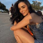 Indiana Massara Instagram - Who else is excited for the F1 season to begin?! @mclaren @mclarenshadow