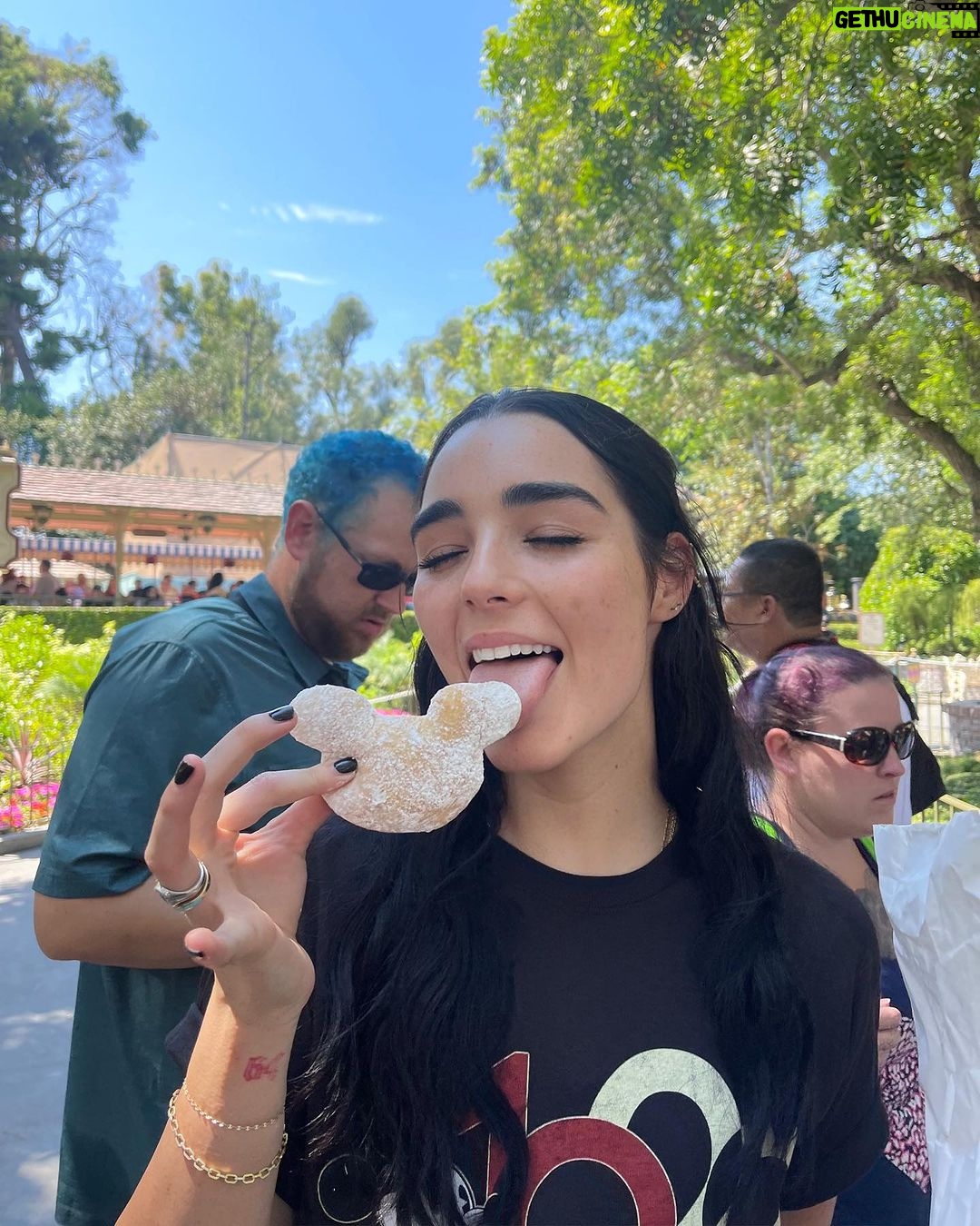 Indiana Massara Instagram - Friends, Food, Fun Los Angeles, California