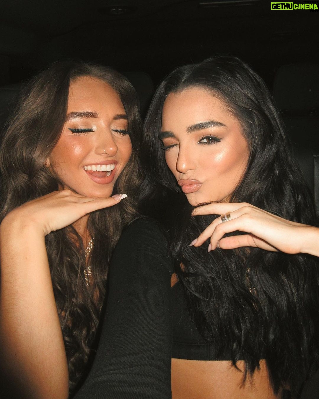 Indiana Massara Instagram - I hit the bff jackpot for sure 🎰 Los Angeles, California