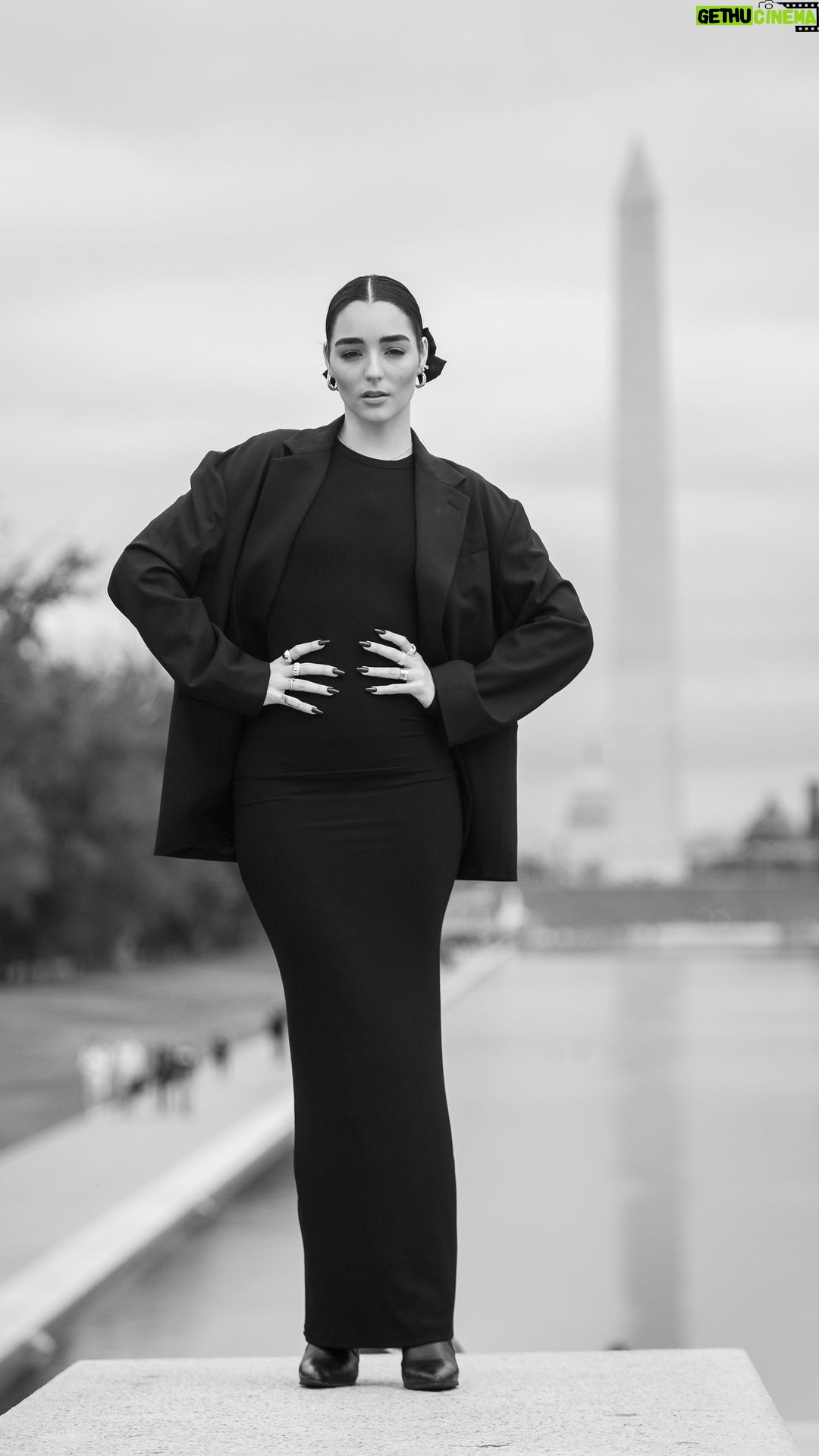 Indiana Massara Instagram - You have the power to make a difference this Midterm Election. Please vote on November 8th. Use the link in my bio to make a plan! If we all show up, we can’t be ignored. #creatorsforgood #hotpeoplevote Washington D.C.