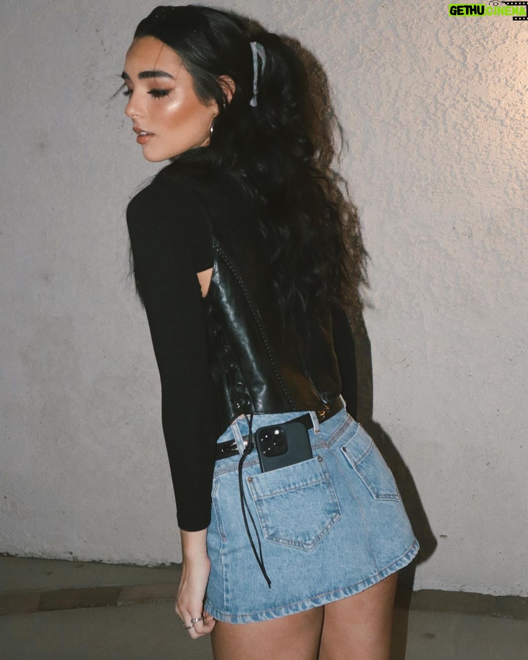 Indiana Massara Instagram - Lost in the thrill of it all. Coachella Music Festival