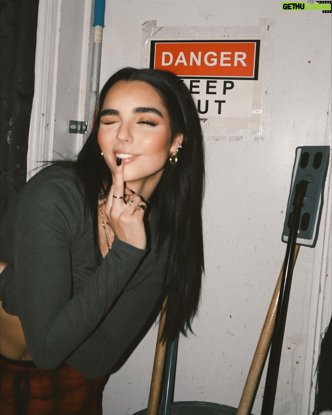 Indiana Massara - 62.4K Likes - ❌DANGER❌
KEEP OUT OF MY HEART
