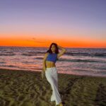 Indiana Massara Instagram – Something in the orange…
Fit: @citybeachaustralia 💙 Scarborough, Western Australia