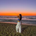 Indiana Massara Instagram – Something in the orange…
Fit: @citybeachaustralia 💙 Scarborough, Western Australia