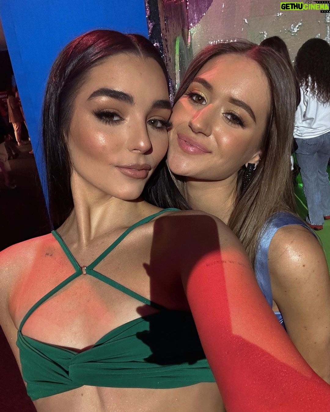 Indiana Massara - 96.6K Likes - Adam Sandler ur a cool dude. #KCA 💚🧡