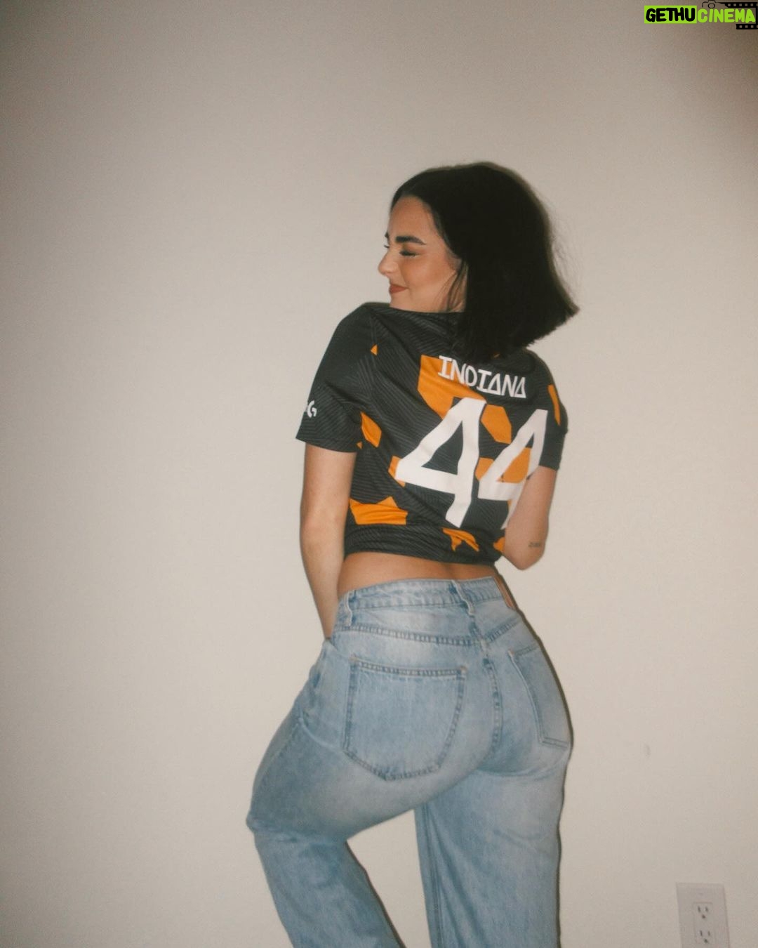 Indiana Massara Instagram - 4️⃣4️⃣🧡 @mclarenshadow Los Angeles, California