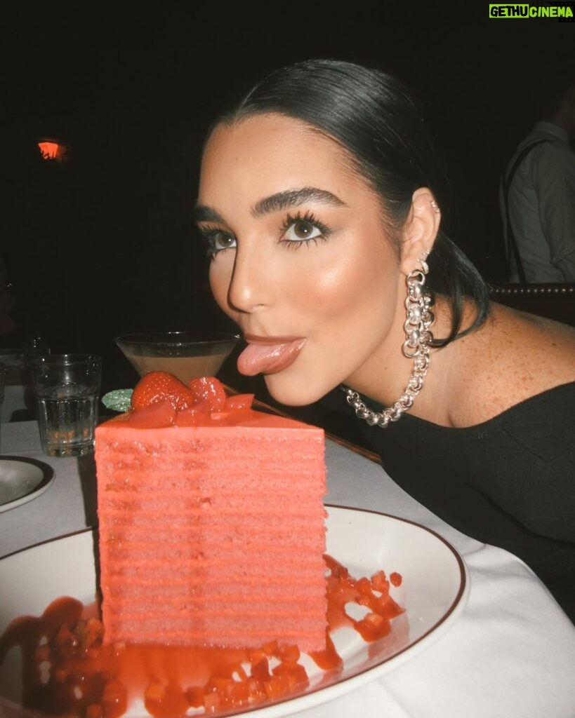 Indiana Massara Instagram - Having my cake and eating it too🍰🍓🍸 Los Angeles, California