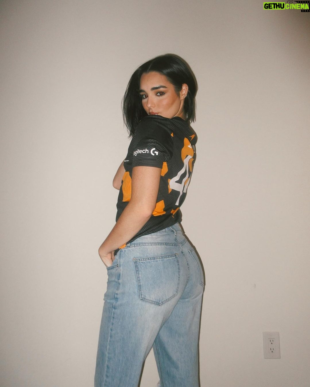 Indiana Massara Instagram - 4️⃣4️⃣🧡 @mclarenshadow Los Angeles, California