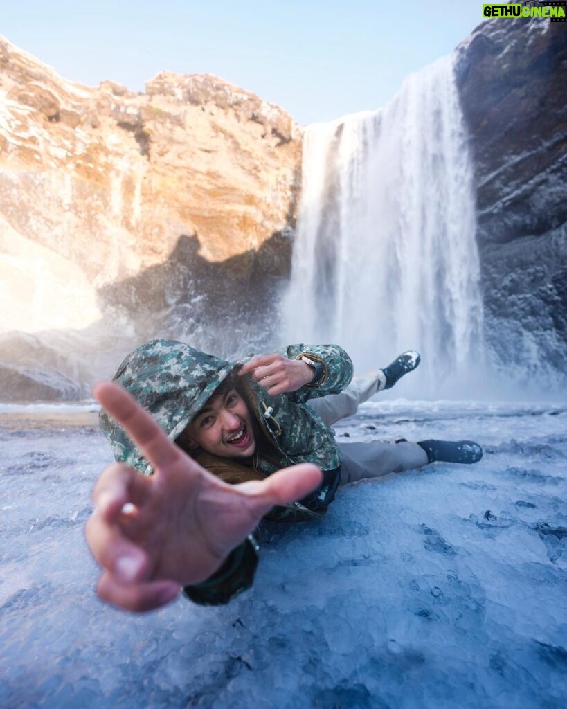 Ines Benazzouz Instagram - 🧊Un Arc « glacier » s’annonce 🧊 📸 @flashboy.mp4 🖥️ @lucaswelment #Island 🇮🇸