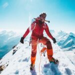 Ines Benazzouz Instagram - Mont-Blanc 4808m 🔹✅ Cervin 4478m 🔹✅ Road to Everest…🌀 Merci pour votre soutien, vos beaux messages qui me font chaud au cœur. L’objectif est en face de nous, la route est longue, pleine de ronces et de bosses. Mais maintenant il suffit d'avancer tout droit sans s’arrêter ⛏️🏔️🦾 📸/🧗‍♂️ @mathis_dumas 📸/📽️ @antoine.mesnage Mont Blanc, France