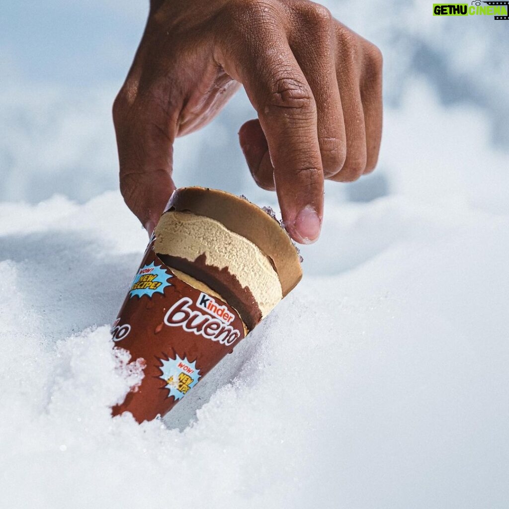 Ines Benazzouz Instagram - Nous on passe l’été à la montagne 🏔Ça grail d’la glace dans la glace, on contourne le système 🥶🍦 Héee merceee @kinderbuenofr ! 📸 @mathis_dumas Collaboration commerciale Photographie retouché