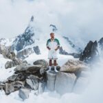 Ines Benazzouz Instagram - Nous on passe l’été à la montagne 🏔️Ça grail d’la glace dans la glace, on contourne le système 🥶🍦 Héee merceee @kinderbuenofr ! 📸 @mathis_dumas Collaboration commerciale Photographie retouché