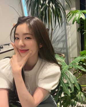 Irene Instagram - 🐰✌🏻