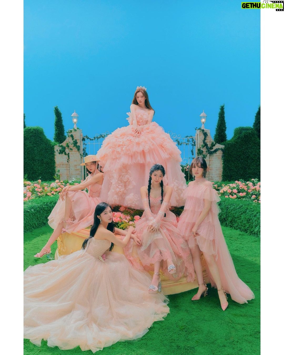 Irene Instagram - 𝐑𝐞𝐝 𝐕𝐞𝐥𝐯𝐞𝐭 '𝐓𝐡𝐞 𝐑𝐞𝐕𝐞 𝐅𝐞𝐬𝐭𝐢𝐯𝐚𝐥 2022 - 𝐅𝐞𝐞𝐥 𝐌𝐲 𝐑𝐡𝐲𝐭𝐡𝐦'