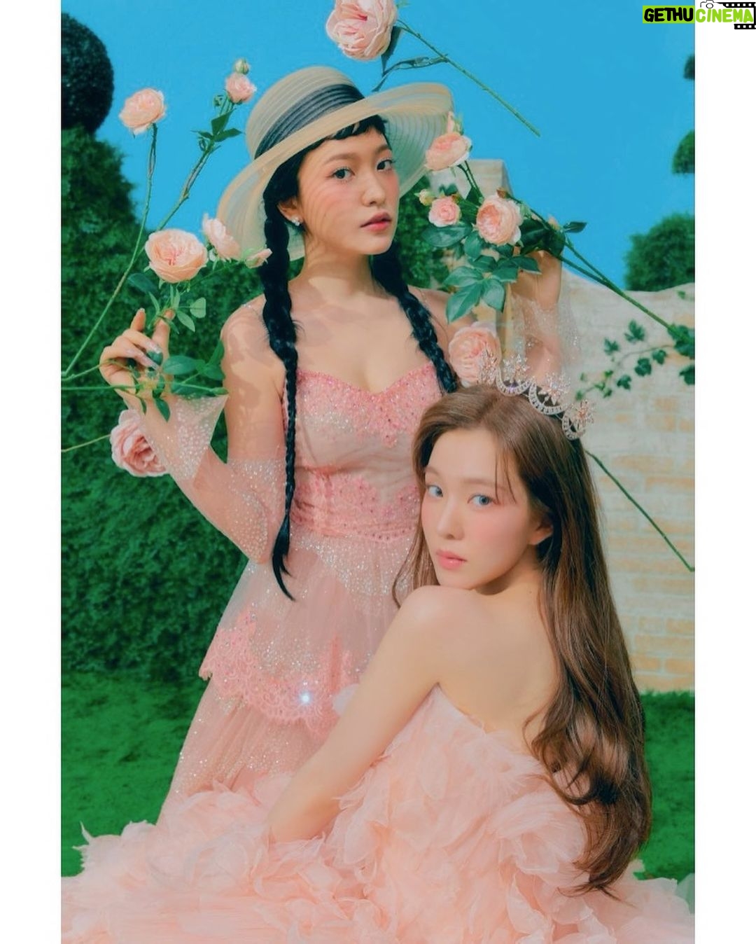 Irene Instagram - 𝐑𝐞𝐝 𝐕𝐞𝐥𝐯𝐞𝐭 '𝐓𝐡𝐞 𝐑𝐞𝐕𝐞 𝐅𝐞𝐬𝐭𝐢𝐯𝐚𝐥 2022 - 𝐅𝐞𝐞𝐥 𝐌𝐲 𝐑𝐡𝐲𝐭𝐡𝐦'