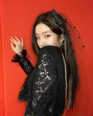 Irene Instagram - 🖤👑🖤