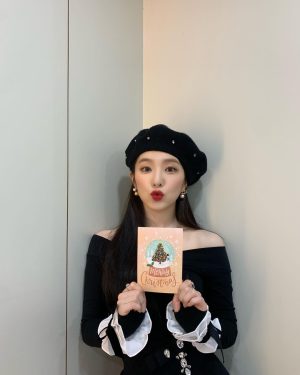 Irene Instagram - 🎄🤍🔮