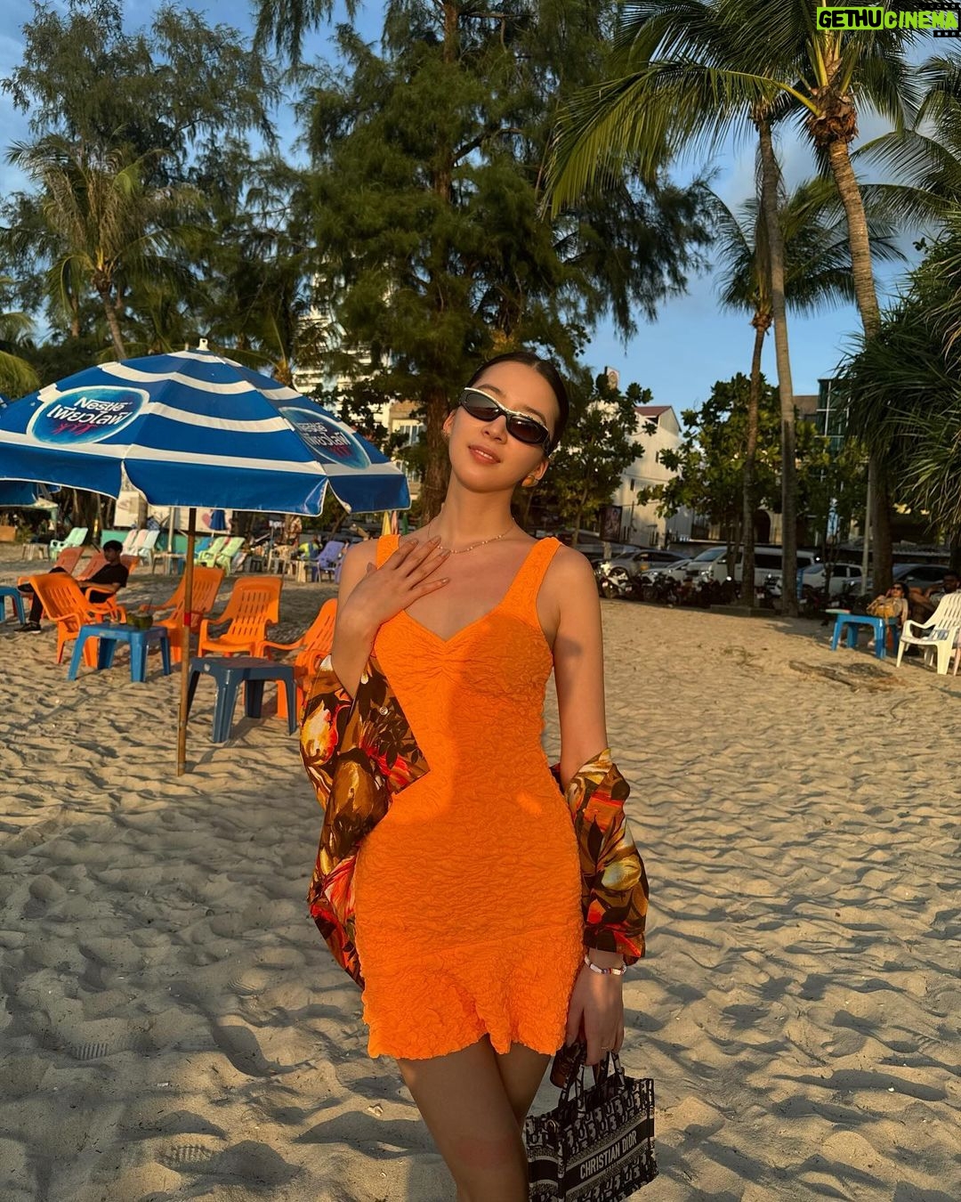 Irene Kim Instagram - good times & tan lines๐๐๐บ